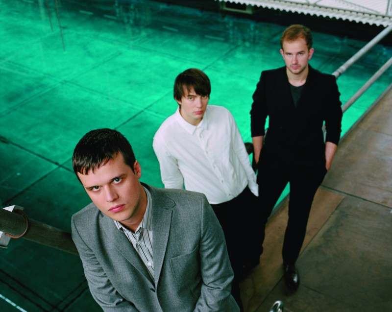 Die White Lies inszenieren auf Big TV musikalisch großes Kino White Lies - zwischen Indie Rock und New Wave